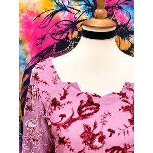 🌈 Beautiful velvet rose tunic